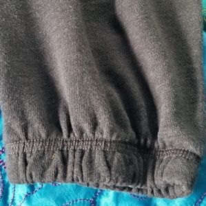 Old Navy Pants - Comfy short sweatpants Old Navy Pants - Comfy short sweatpants